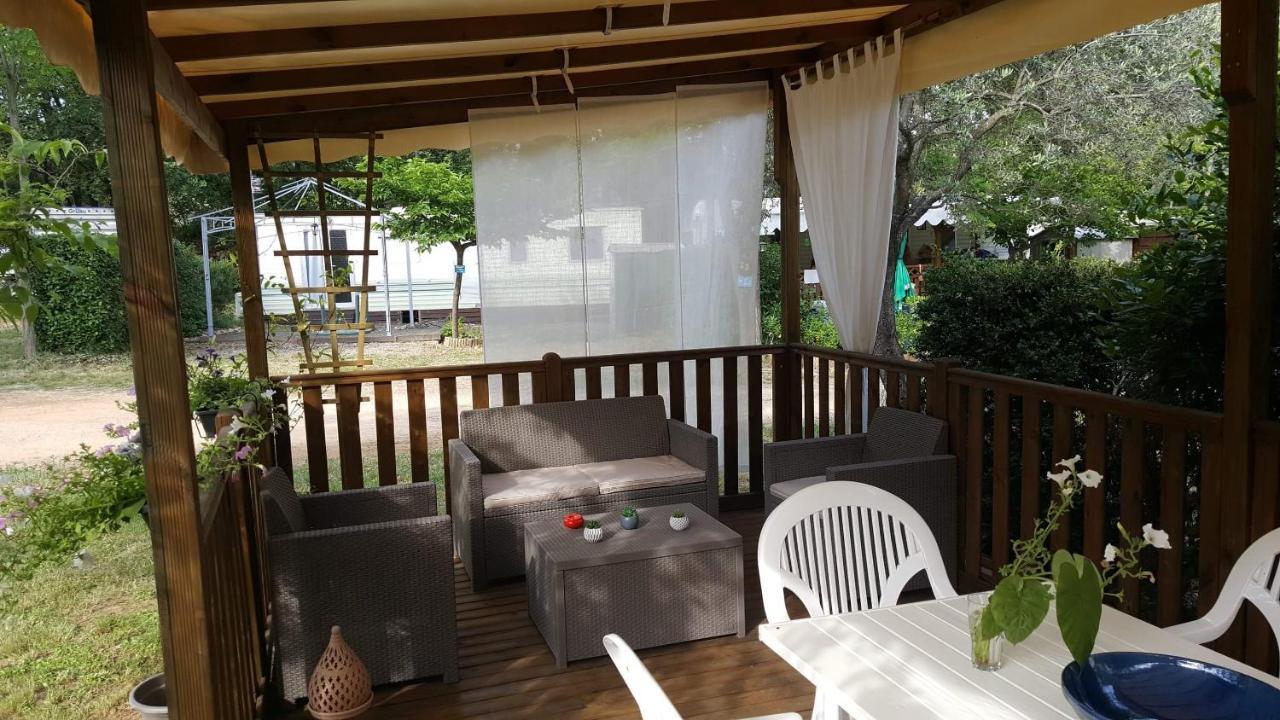 Hotel Li Sourso Aups Exterior foto